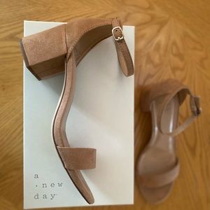 a new day Michaela sandal~ taupe color wedge heel